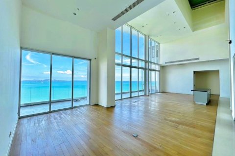 Penthouse in Pattaya, Thailand 4 bedrooms № 180764 - photo 2