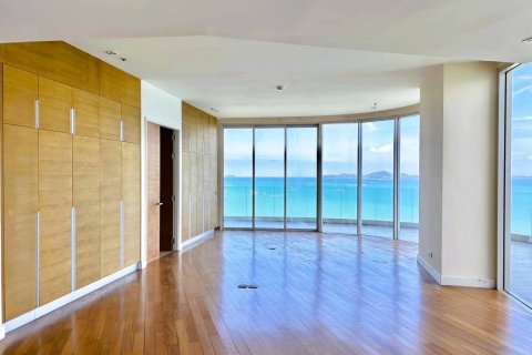 Penthouse in Pattaya, Thailand 4 bedrooms № 180764 - photo 12