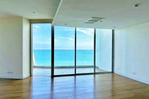 Penthouse in Pattaya, Thailand 4 bedrooms № 180764 - photo 13