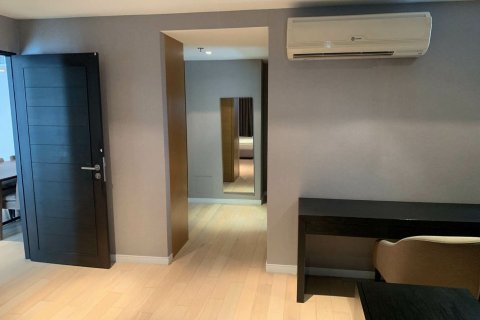 Condo in Watthana, Bangkok, Thailand, 2 bedrooms  № 161790 - photo 2