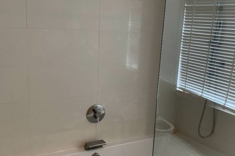 Condo in Watthana, Bangkok, Thailand, 2 bedrooms  № 161790 - photo 9