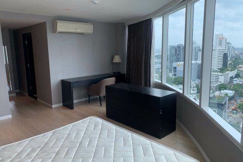 Condo in Watthana, Bangkok, Thailand, 2 bedrooms  № 161790 - photo 5