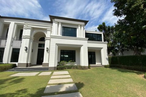 Villa in Suan Luang, Bangkok, Thailand 5 bedrooms № 134091 - photo 2