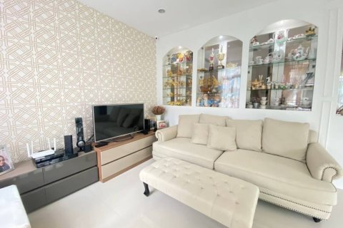 Вилла в Правете, Бангкок, Таиланд с 4 спальнями  № 134087 - фото 2