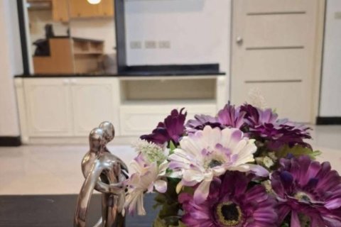 Студия в кондо в Ваттхане, Бангкок, Таиланд № 154728 - фото 3