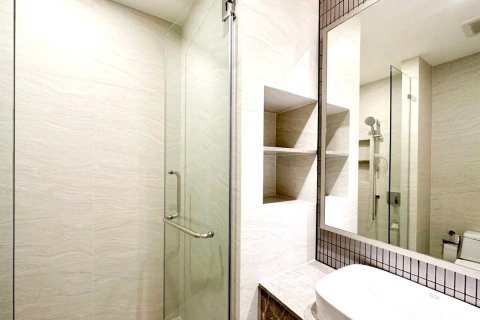 Кондоминиум с 2 спальнями в Патхум Ване, Бангкок, Таиланд № 154724 - фото 16