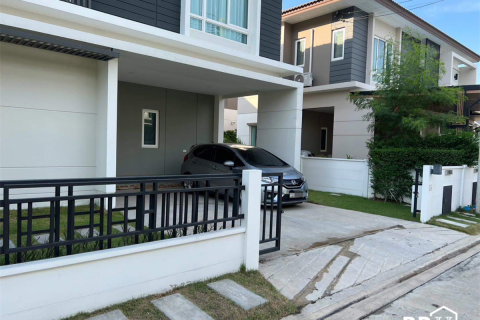 House in Bangkok, Thailand 4 bedrooms № 189308