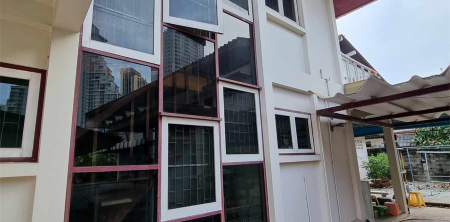 บ้านในกรุงเทพฯ, ประเทศไทย 4 ห้องนอน № 189305