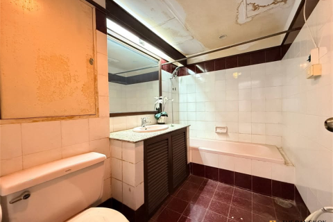 Condo in Bangkok, Thailand, 2 bedrooms № 188855 - photo 9