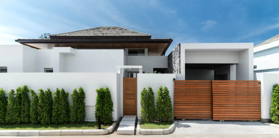 Villa in Phuket, Thailand 4 bedrooms № 155098