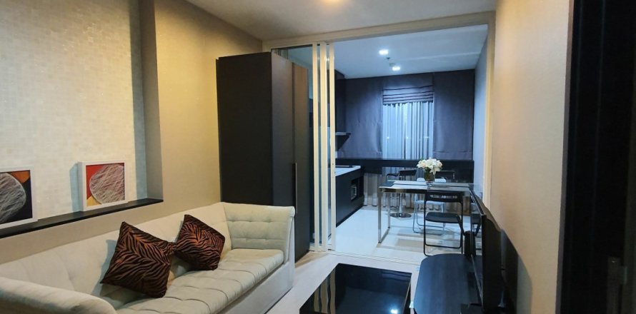 Студия в кондо в Клонг Тоэй, Бангкок, Таиланд № 155095