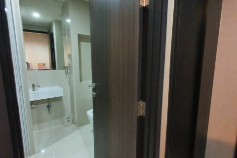 Студия в кондо в Клонг Тоэй, Бангкок, Таиланд № 155095 - фото 11