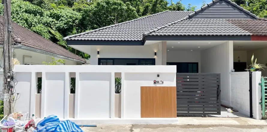 House in Phuket, Thailand 3 bedrooms № 155097