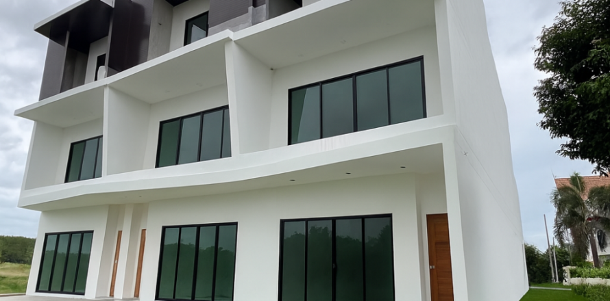 House in Hua Hin, Thailand 5 bedrooms № 163461