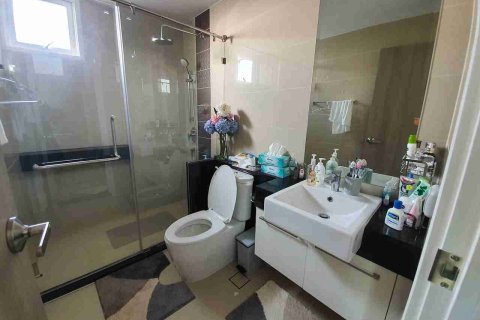 Condo in Thonburi, Bangkok, Thailand, 2 bedrooms № 183412 - photo 8