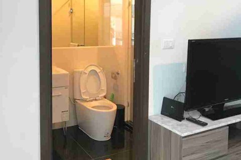 Condo in Thonburi, Bangkok, Thailand, 1 bedroom № 183415 - photo 8