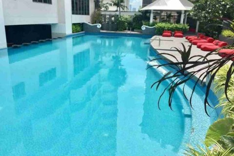 Condo in Bangkok, Thailand, 2 bedrooms № 183414 - photo 2