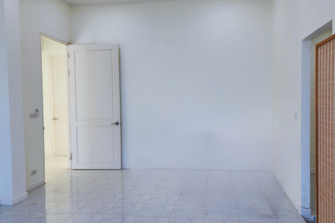 House in Pathum Thani, Thailand 7 bedrooms № 154739 - photo 27