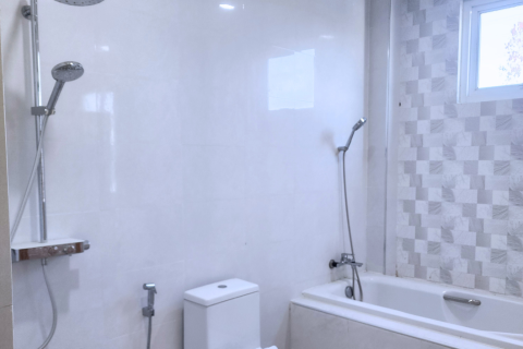 House in Pathum Thani, Thailand 7 bedrooms № 154739 - photo 30