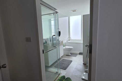 Condo in Khlong Toei, Bangkok, Thailand, 3 bedrooms  № 137139 - photo 15