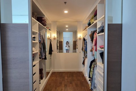 Condo in Khlong Toei, Bangkok, Thailand, 3 bedrooms  № 137139 - photo 6