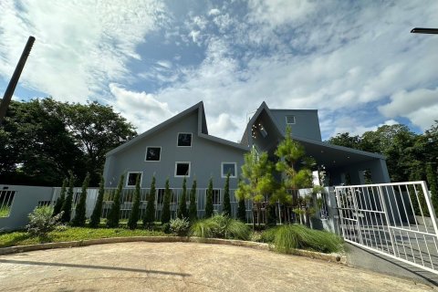 Вилла в Сан-Сая, Таиланд с 5 спальнями  № 137141 - фото 1