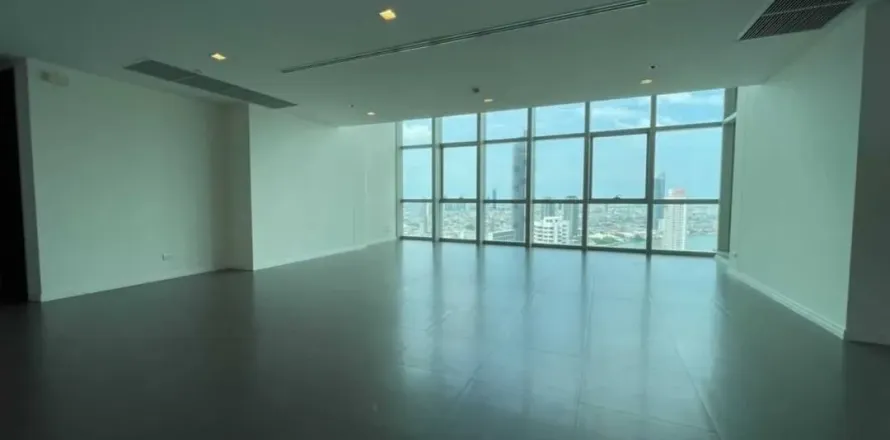 Дуплекс в Кхлонг Сане, Бангкок, Таиланд с 5 спальнями  № 141209