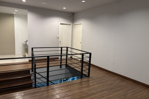 Таунхаус в Буенг Куме, Бангкок, Таиланд с 4 спальнями  № 162993 - фото 19