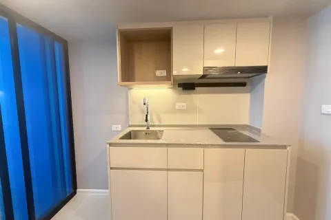 Studio dans le Condo à Watthana, Bangkok, Thaïlande  № 162991 - photo 7