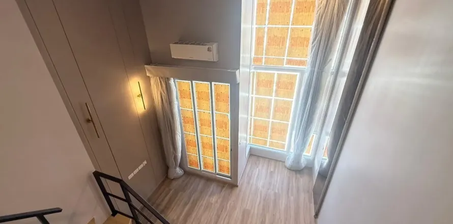 Studio dans le Condo à Watthana, Bangkok, Thaïlande  № 162991