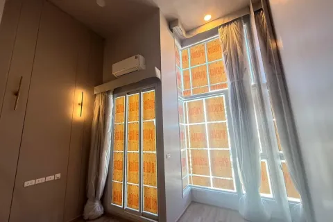 Studio dans le Condo à Watthana, Bangkok, Thaïlande  № 162991 - photo 5