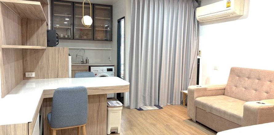 Студия в кондо в Лат Пхрау, Бангкок, Таиланд № 162990