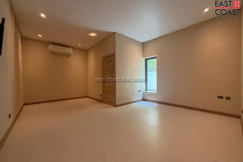 Casa de 5 dormitorios en Jomtien Beach, Pattaya, Tailandia № 212570 - foto 8