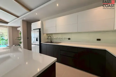 Casa de 5 dormitorios en Jomtien Beach, Pattaya, Tailandia № 212570 - foto 6