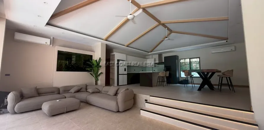 Casa de 5 dormitorios en Jomtien Beach, Pattaya, Tailandia № 212570