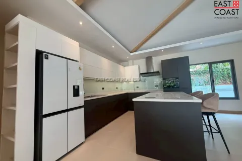 Casa de 5 dormitorios en Jomtien Beach, Pattaya, Tailandia № 212570 - foto 3