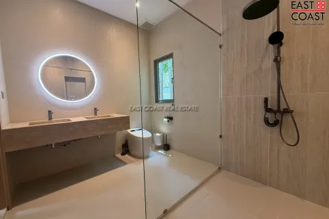 Casa de 5 dormitorios en Jomtien Beach, Pattaya, Tailandia № 212570 - foto 16