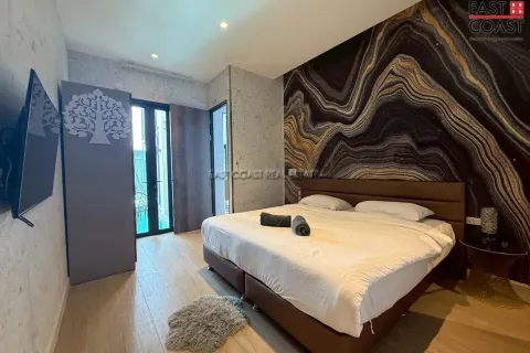 Casa de 4 dormitorios en Jomtien Beach, Pattaya, Tailandia № 212571 - foto 10