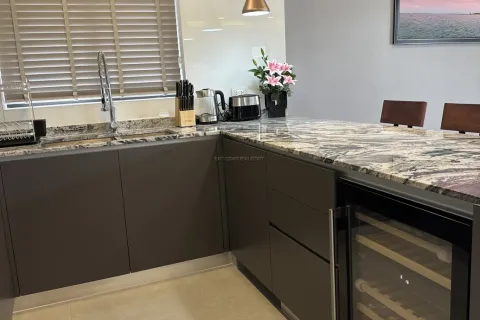 Casa de 3 dormitorios en Pattaya, Tailandia № 212575 - foto 5