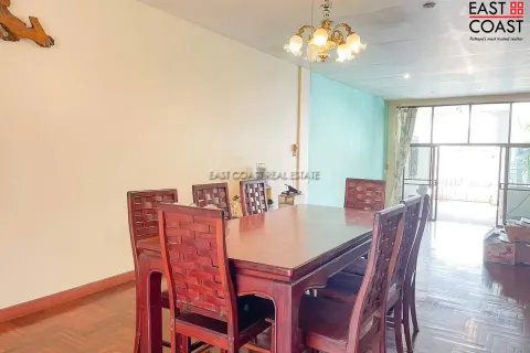 Casa de 4 dormitorios en Pattaya, Tailandia № 212576 - foto 9