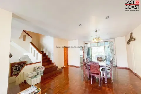 Casa de 4 dormitorios en Pattaya, Tailandia № 212576 - foto 5