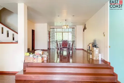 Casa de 4 dormitorios en Pattaya, Tailandia № 212576 - foto 3