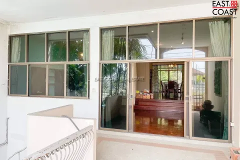 Casa de 4 dormitorios en Pattaya, Tailandia № 212576 - foto 11