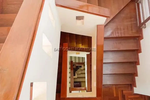 Casa de 4 dormitorios en Pattaya, Tailandia № 212576 - foto 6