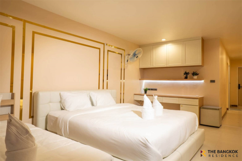 Townhouse in Bangkok, Thailand 4 bedrooms № 190472 - photo 2
