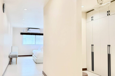 Townhouse in Bangkok, Thailand 4 bedrooms № 190472 - photo 10