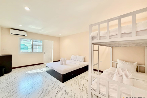 Townhouse in Bangkok, Thailand 4 bedrooms № 190472 - photo 6