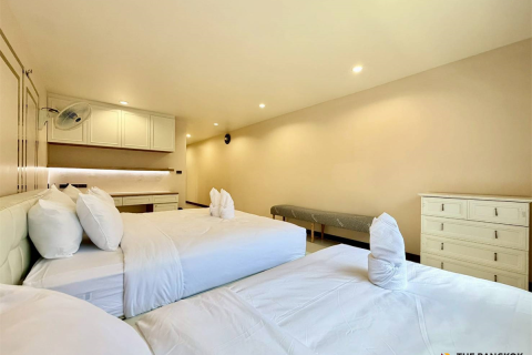 Townhouse in Bangkok, Thailand 4 bedrooms № 190472