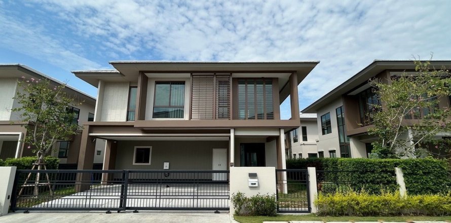 House in Bang Kapi, Bangkok, Thailand 4 bedrooms № 147843