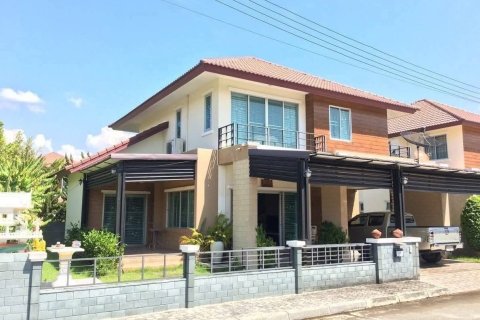 House in San Kamphaeng, Thailand 4 bedrooms № 147840 - photo 1